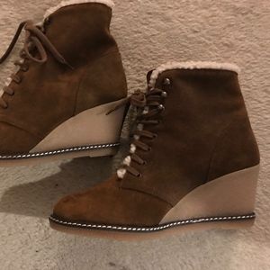 J.CREW MACALISTER WEDGE SHEARLING BOOTS. SIZE: 6M.